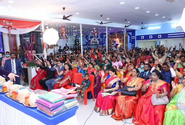 Grace Ministry Celebrates Christmas 2021 with Pomp and Grandeur on 17th Friday, December at its Prayer centre in Valachil, Mangalore. Hundreds gathered at the program and celebrated Xmas with Bro Andrew Richard and family.  